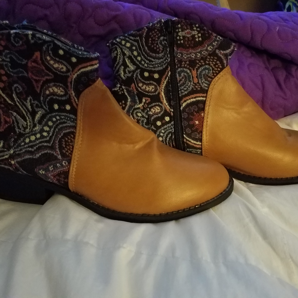 Ankle boots